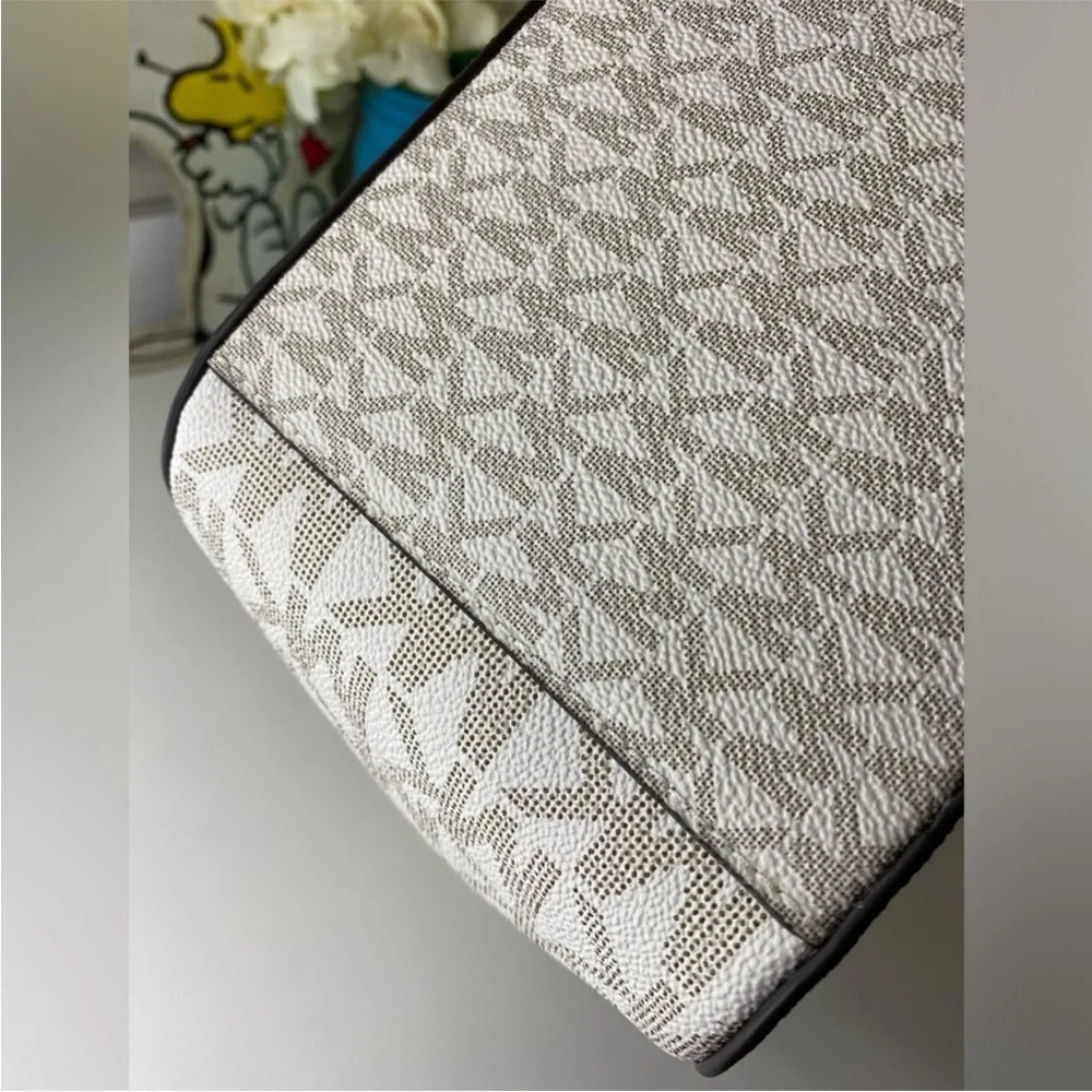 Michael Kors Jet Set Vanilla